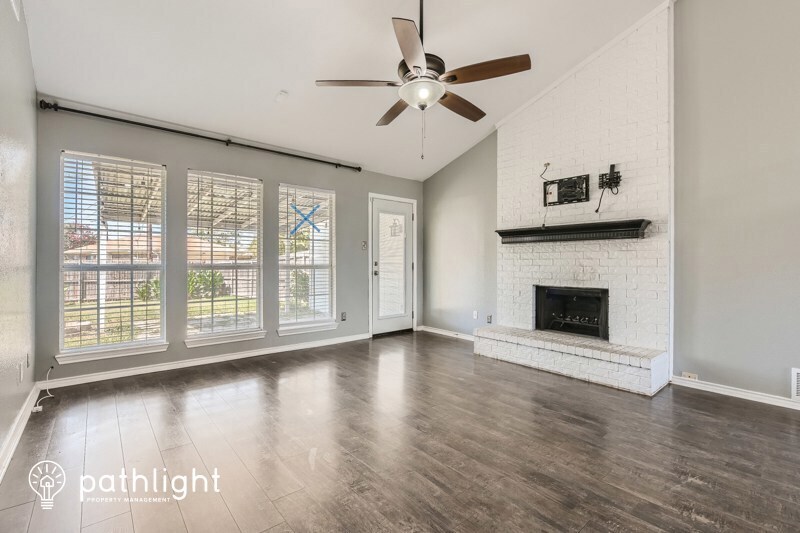 Foto principal - 505 N Kreymer Ln