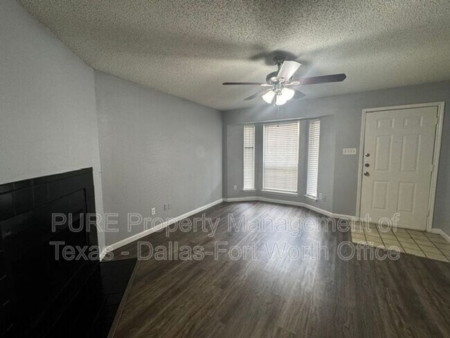 Building Photo - 4004 W Pioneer Dr