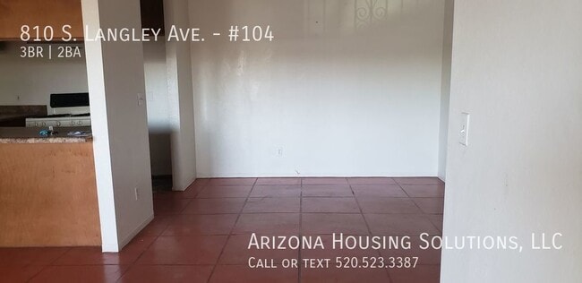 Building Photo - 810 S Langley Ave