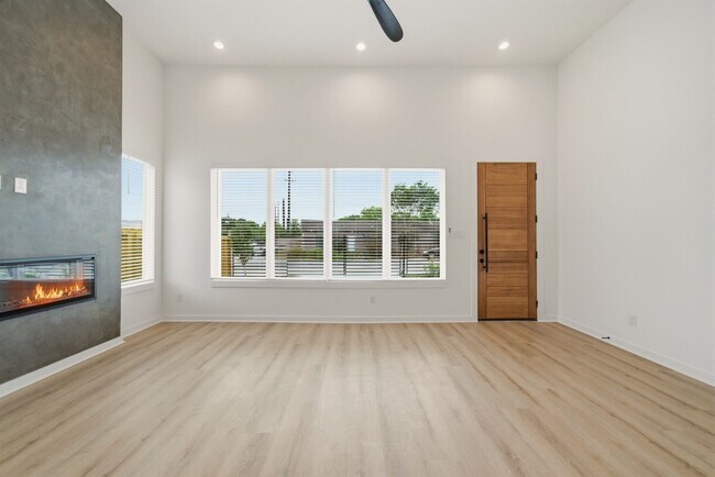Building Photo - 8205 Calhoun Rd
