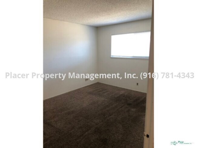 Building Photo - 10922 Nogalera Way