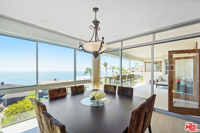Foto del edificio - 18101 W Coastline Dr