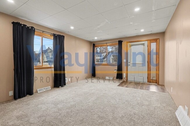 Building Photo - 126 Tower St