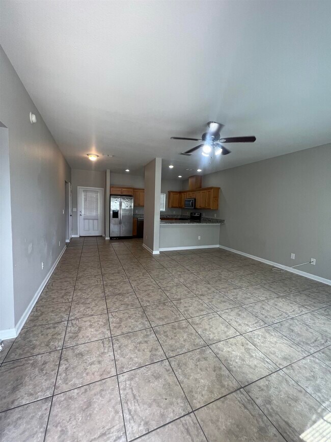 Building Photo - 1856 Ivy Ln