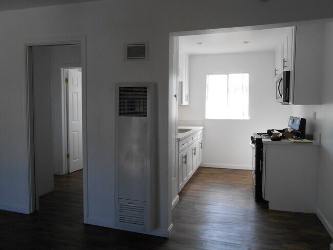 Building Photo - 7918 Painter Ave