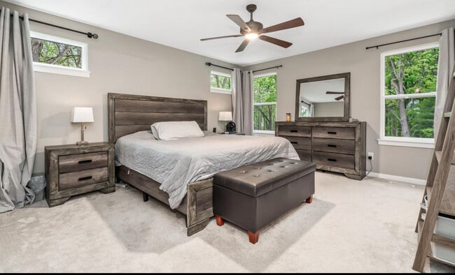 Building Photo - 10321 E C Ave