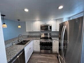 Building Photo - 7250 Devinney Ct