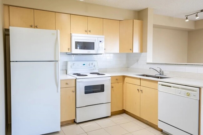 Building Photo - The Madison