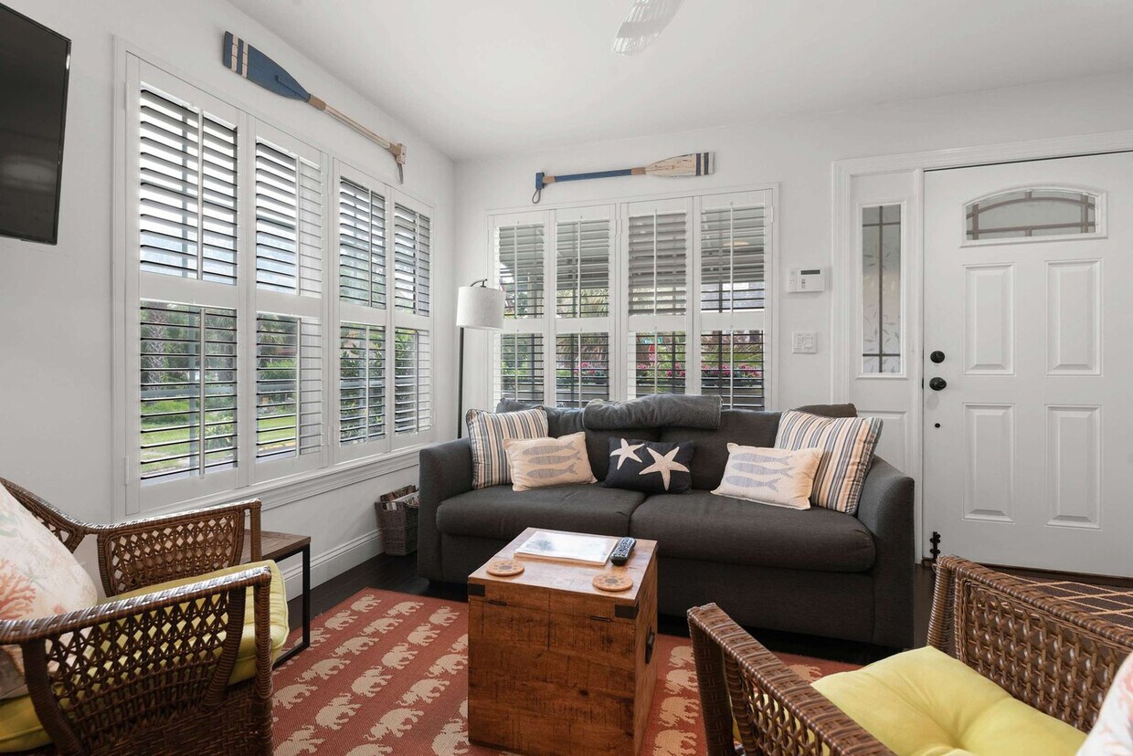 Foto principal - 36 Weeden St