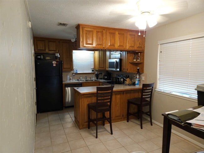 Building Photo - 1546 Ramada Dr