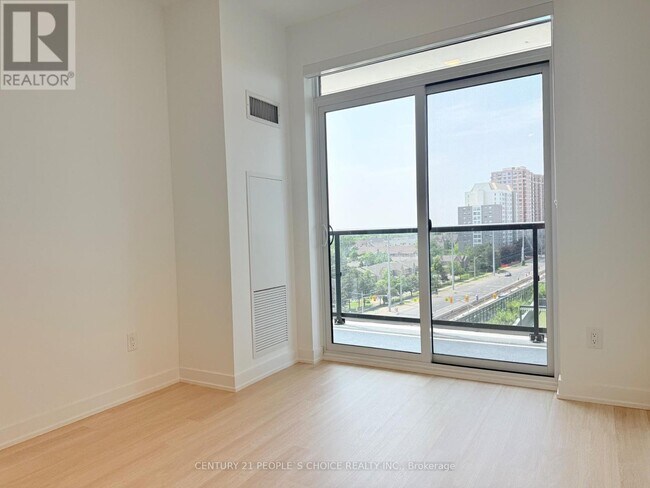 Building Photo - 5105-5105 Hurontario St