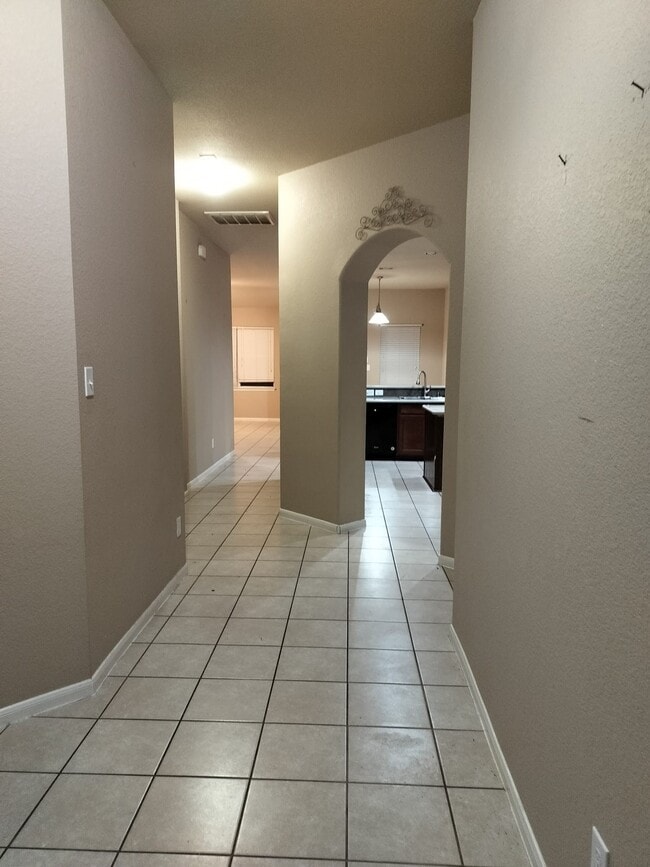 Building Photo - 6027 Schaumburg Dr