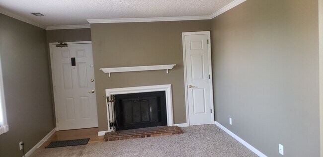 Living Room - 760 Fox Ridge Dr