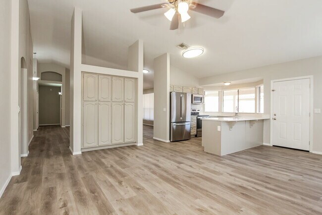 Foto del edificio - 11205 W Sunflower Pl