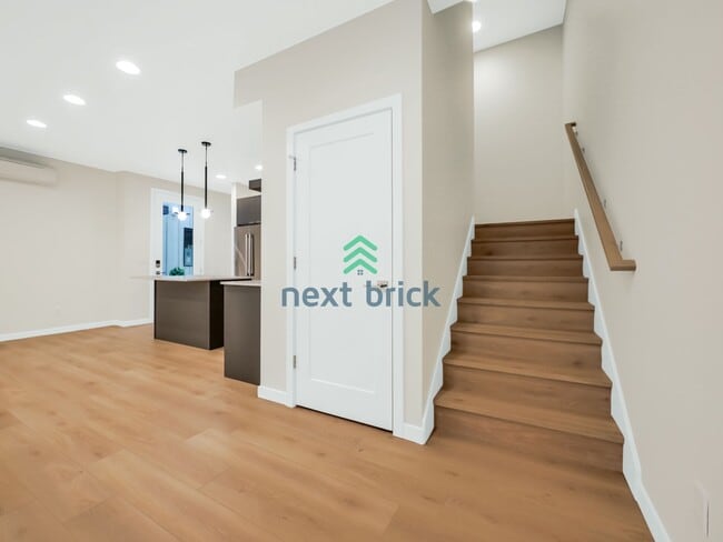 Building Photo - Stunning 2023-Built Crown Hill Townhome | 3 Bed | 2 Bath | Modern Finishes & Prime Seattle Location