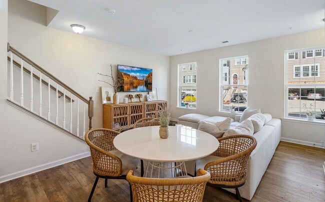 Foto del edificio - 6907 Stoddert Ln