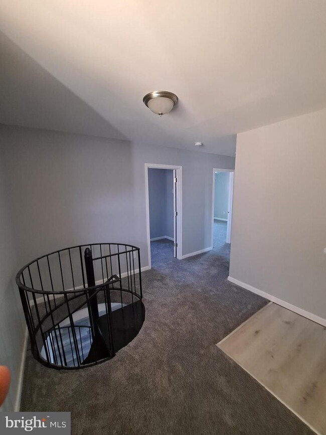 Foto del edificio - 6729 Railway Ave