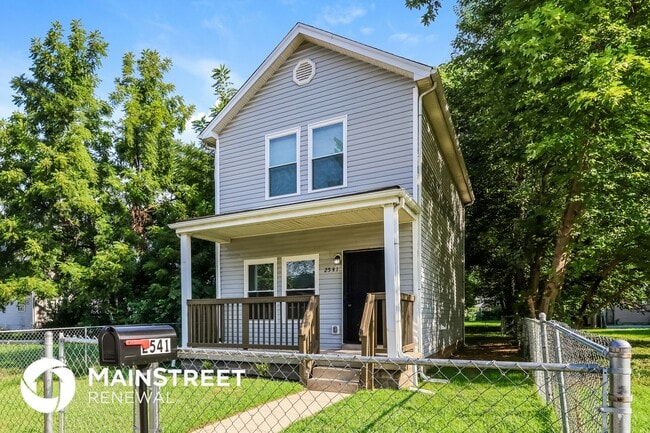Building Photo - 2541 Rowan St