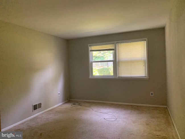 Building Photo - 8527 Kentford Dr