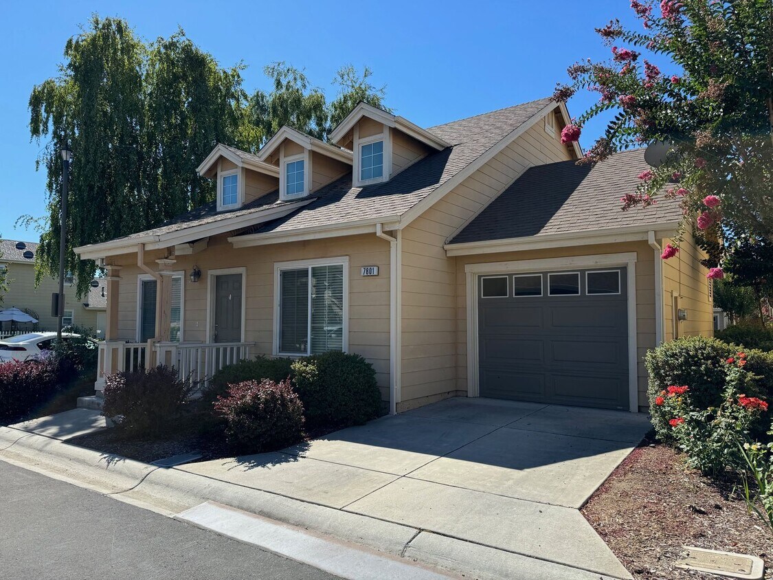 Primary Photo - Newly available Stunning 2 Bedroom home fo...