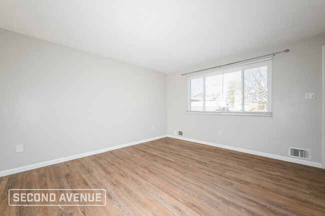 Building Photo - 13500 Louise Dr