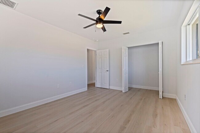 Foto del edificio - 934 41st Ave NE