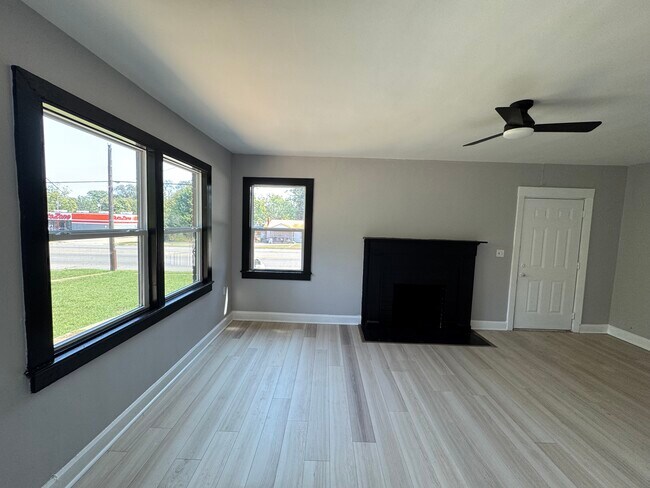 Foto del edificio - 1536 Bessemer Rd
