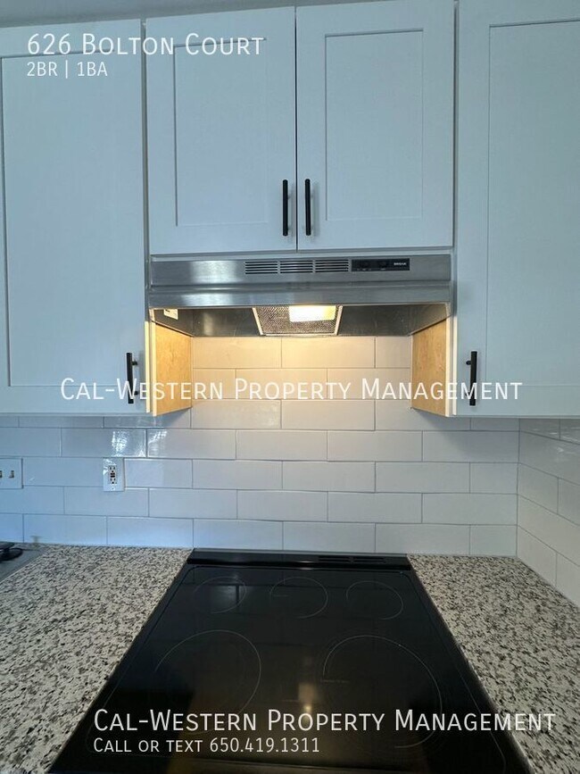 Building Photo - Upstairs unit in a 4 plex, 2 bedroom, 1 bath