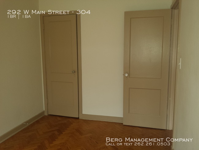 Foto del edificio - 292 W Main St