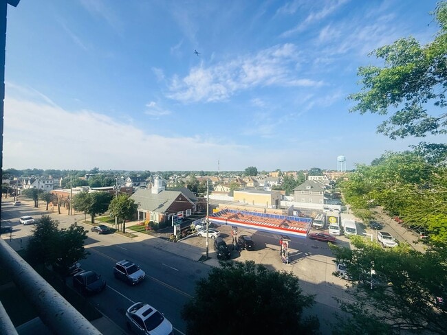 Photo - 205 Mineola Blvd Apartment