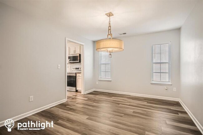 Foto del edificio - 7011 Hidden Creek Drive, Charlotte, NC, 28214