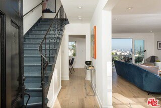 Building Photo - 2010 N Sycamore Ave