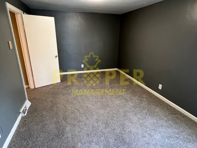 Foto del edificio - 3 bedrooms 1 bathroom house