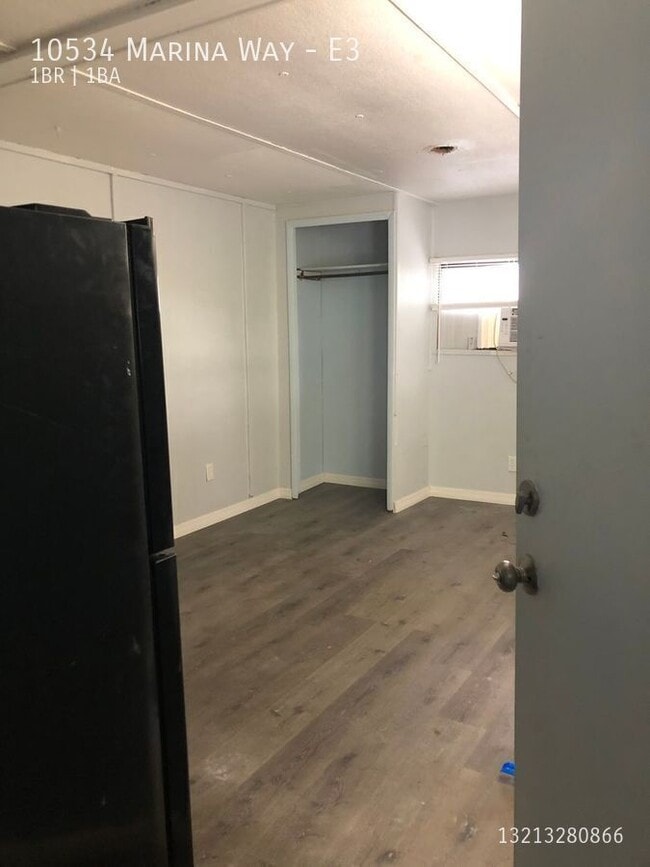 Photo - 10534 Marina Way Apartment