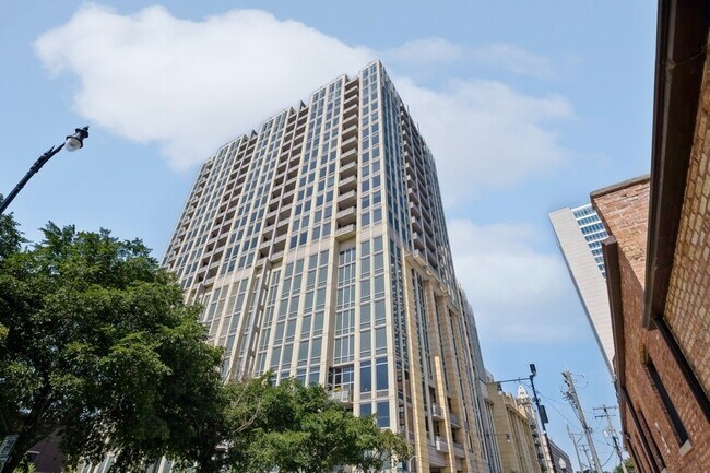 Foto del edificio - 700 N Larrabee St