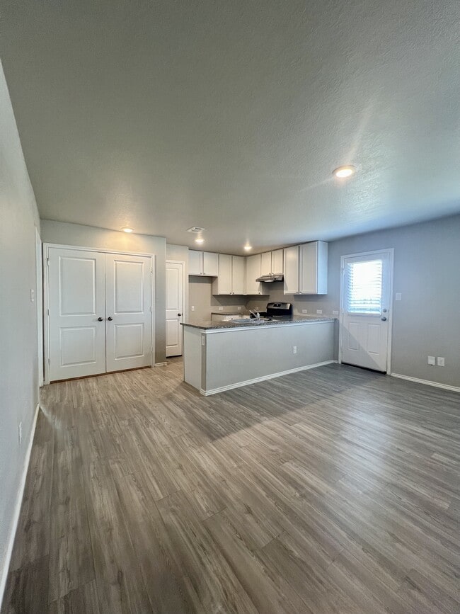 Building Photo - 8526 Rose Tanager