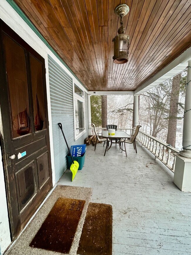 Foto del edificio - 2115 E 1st St