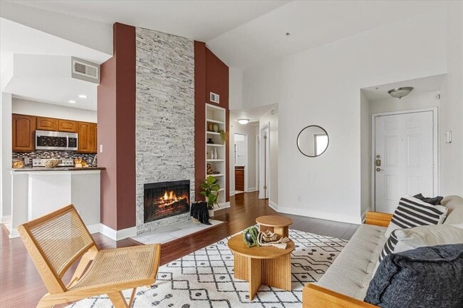 Foto del edificio - 6000 Shepherd Mountain Cove