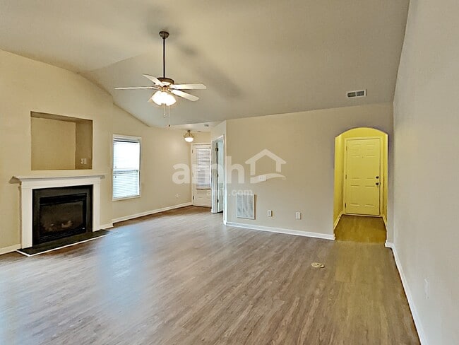 Foto del edificio - 343 Downing Creek Trail