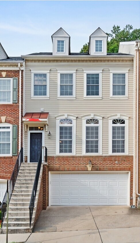 Foto principal - 3352 Beechcliff Dr