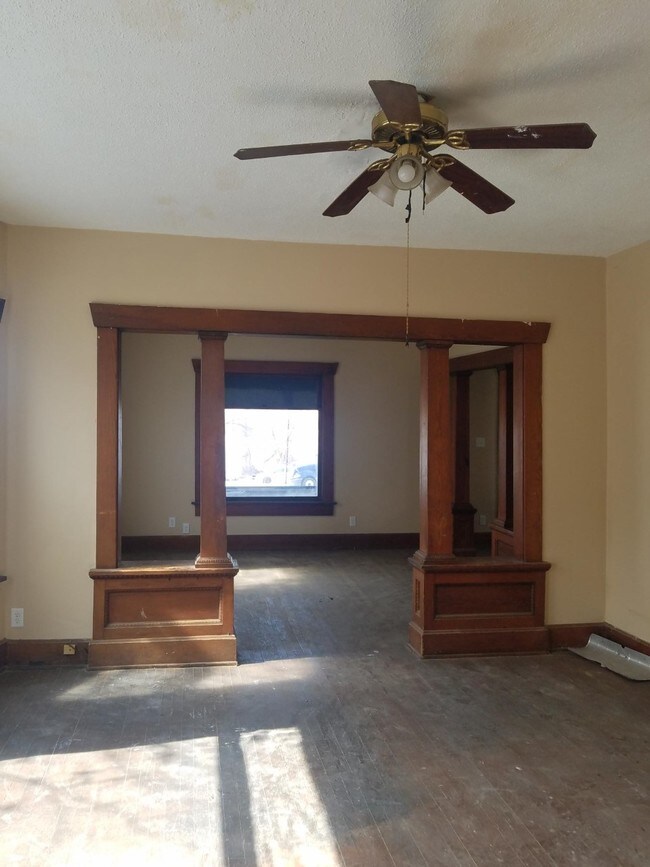 Building Photo - 4003 King Hill Ave