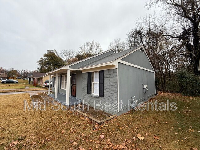 Building Photo - 3854 Windermere Rd