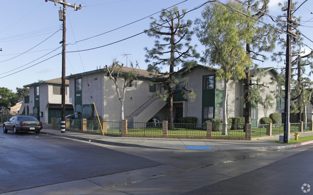 Primary Photo - 6652-6662 Kingman Ave