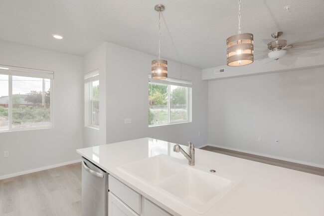 Building Photo - Brand New 2 Bedroom Apartments in Caldwell...