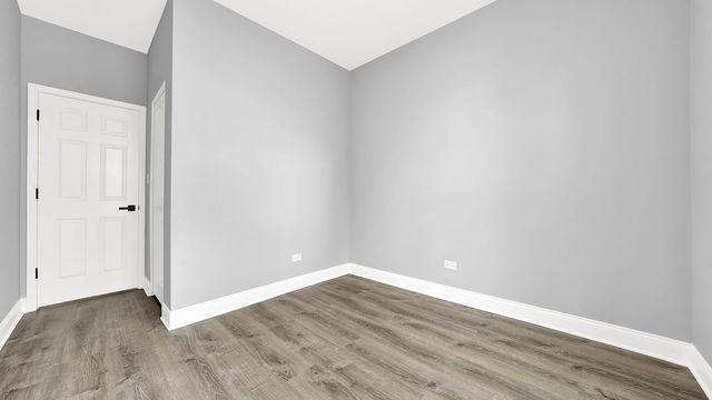 Foto del edificio - 4 bedroom in Chicago IL 60636