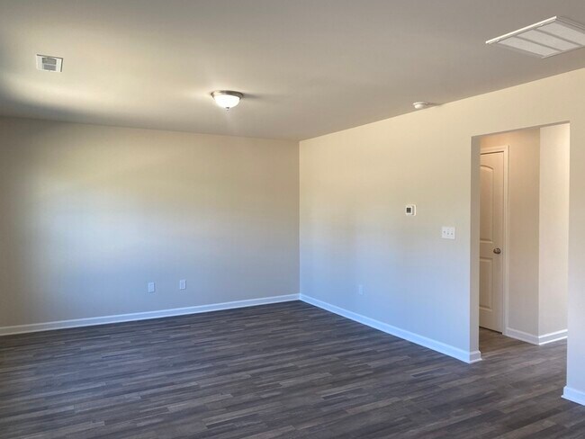 Building Photo - 1446  Gristmill Dr