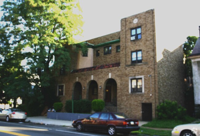 Foto del edificio - Wayne Iris Apartments