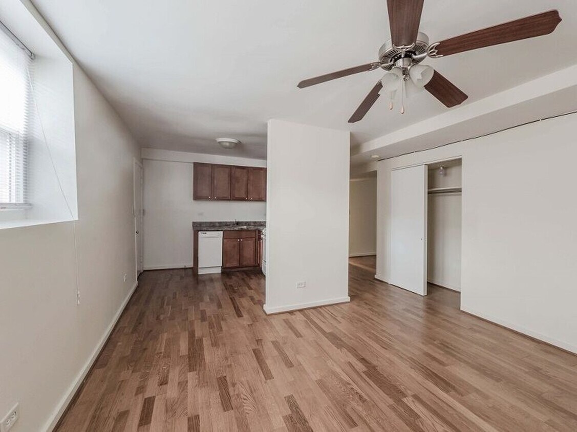 4304 North Sheridan Rd., Unit 43040B, Chicago, IL 60613 - 4403 N Sheridan Rd