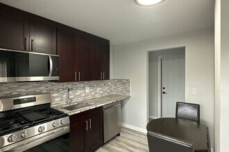 Building Photo - 15 Terrace Ave
