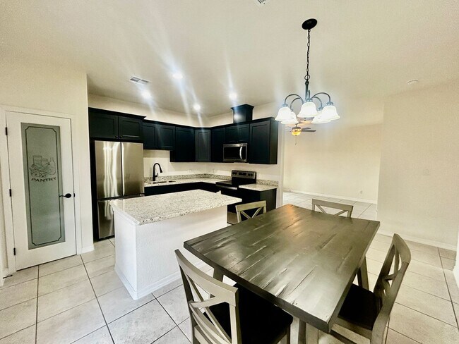 Foto del edificio - Contemporary La Vida Home, 2024 Build